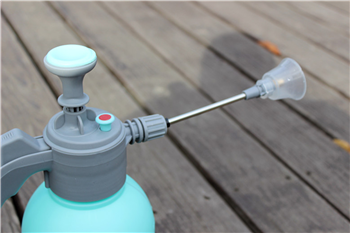 Pneumatic Spray Bottle 