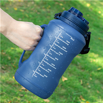64oz Collapsible Silicone Water Bottle